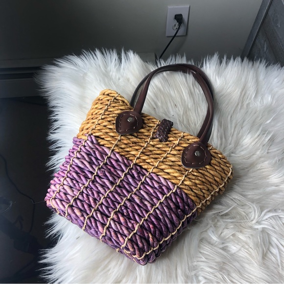 Wicker purple brown beach bag summer bag with toggle close - Picture 4 of 4